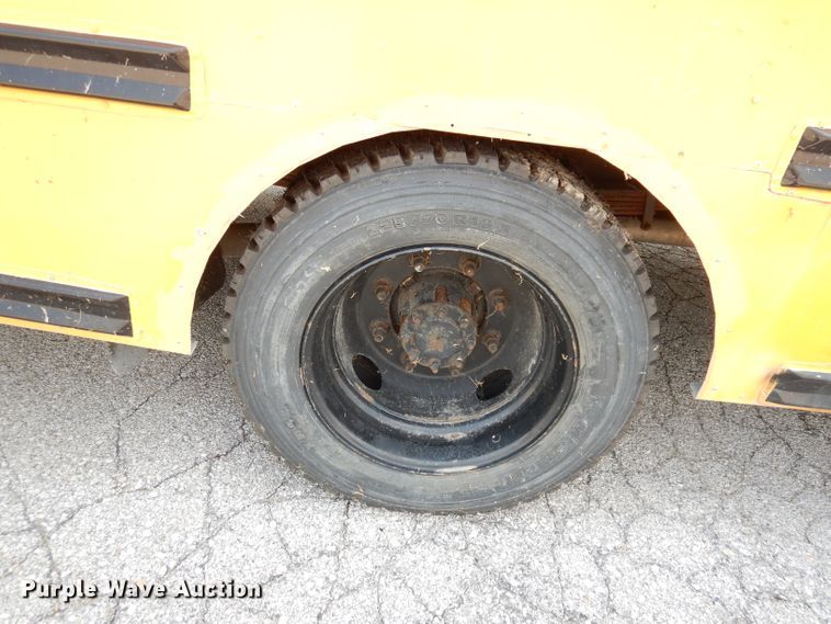 image for item DG0785 2005 GMC C5500  school bus