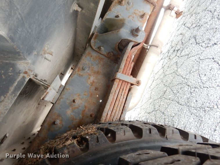 image for item DG0785 2005 GMC C5500  school bus