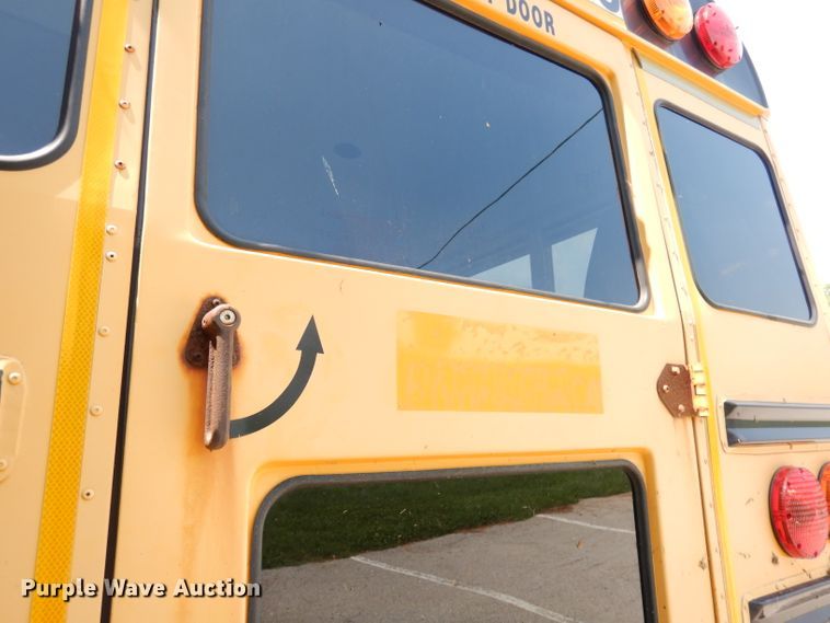 image for item DG0785 2005 GMC C5500  school bus