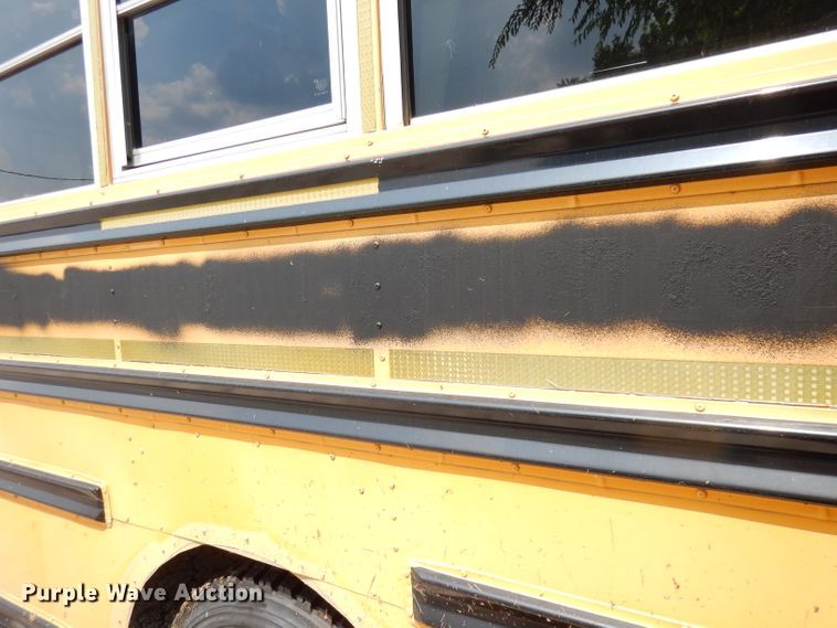 image for item DG0785 2005 GMC C5500  school bus