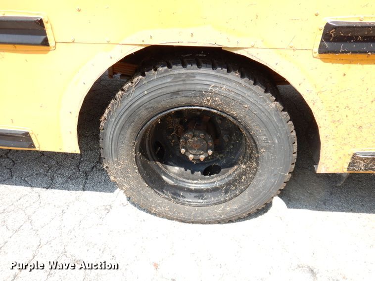 image for item DG0785 2005 GMC C5500  school bus