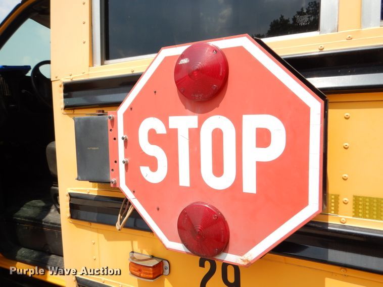 image for item DG0785 2005 GMC C5500  school bus