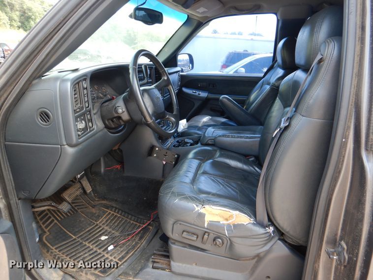 image for item DH2422 2000 Chevrolet Silverado 1500  Ext. Cab pickup truck