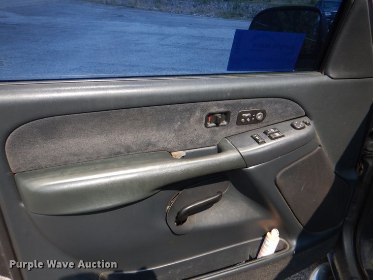 image for item DH2422 2000 Chevrolet Silverado 1500  Ext. Cab pickup truck