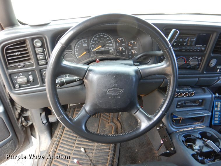 image for item DH2422 2000 Chevrolet Silverado 1500  Ext. Cab pickup truck