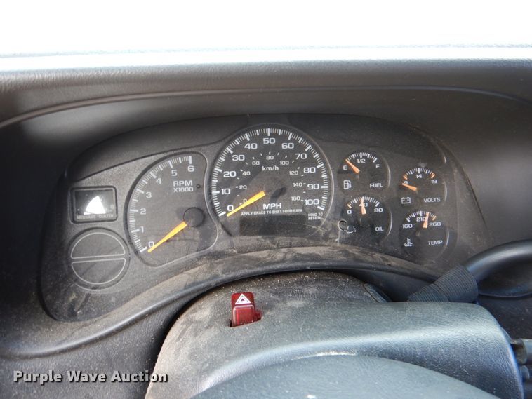 image for item DH2422 2000 Chevrolet Silverado 1500  Ext. Cab pickup truck