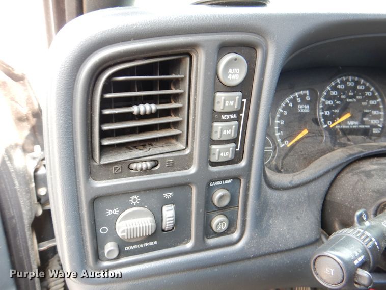 image for item DH2422 2000 Chevrolet Silverado 1500  Ext. Cab pickup truck