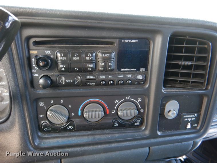 image for item DH2422 2000 Chevrolet Silverado 1500  Ext. Cab pickup truck