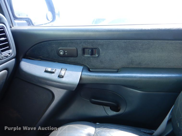 image for item DH2422 2000 Chevrolet Silverado 1500  Ext. Cab pickup truck