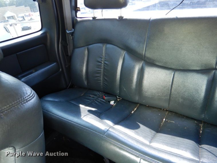 image for item DH2422 2000 Chevrolet Silverado 1500  Ext. Cab pickup truck