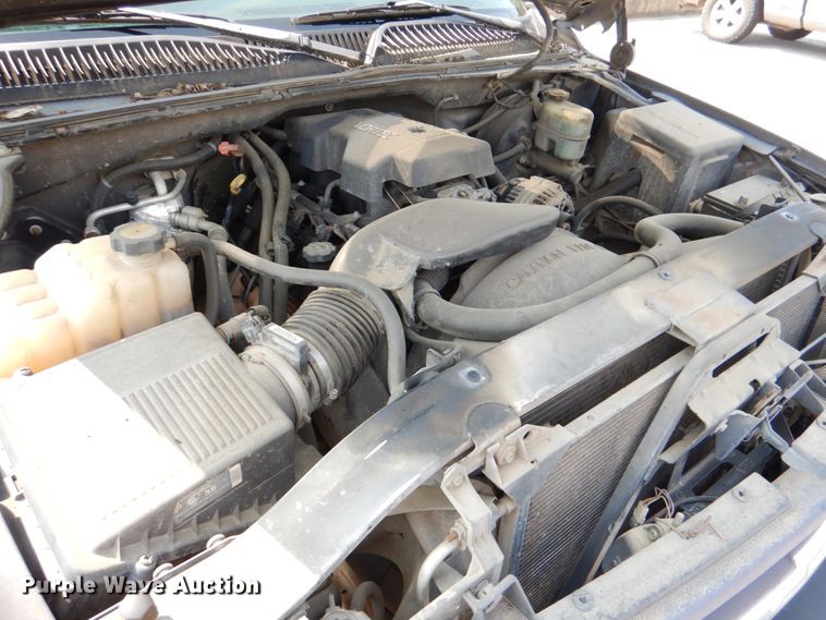 image for item DH2422 2000 Chevrolet Silverado 1500  Ext. Cab pickup truck