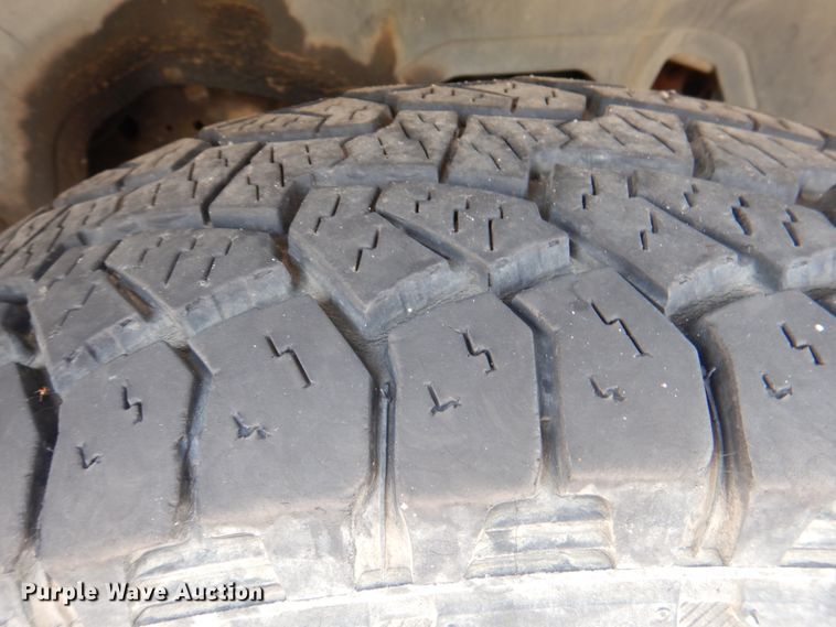 image for item DH2422 2000 Chevrolet Silverado 1500  Ext. Cab pickup truck