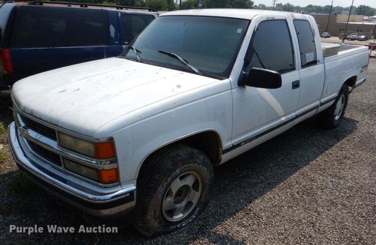 image for item DH2427 1997 Chevrolet K1500  Ext. Cab pickup truck