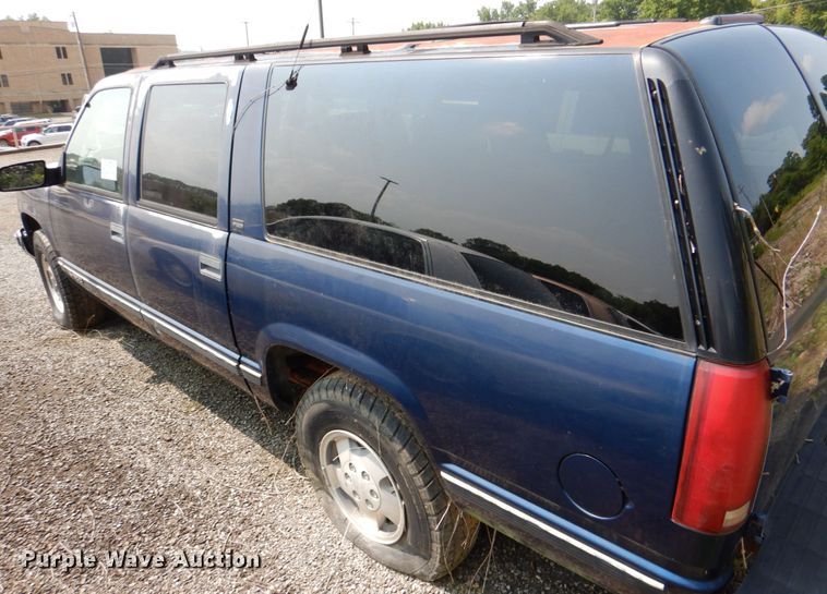 image for item DH2429 1994 Chevrolet Suburban K1500  SUV