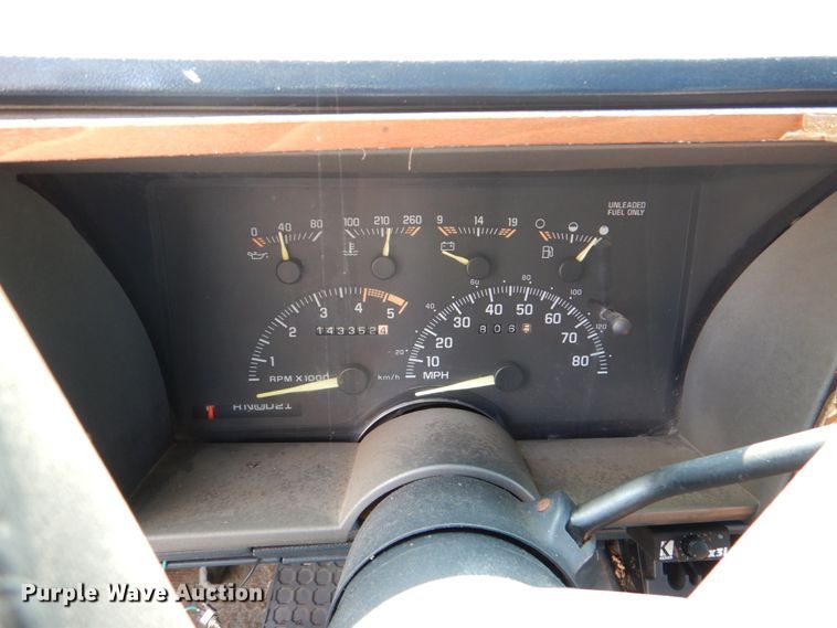 image for item DH2429 1994 Chevrolet Suburban K1500  SUV