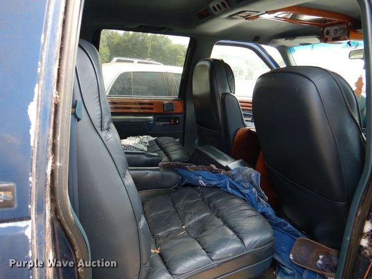 image for item DH2429 1994 Chevrolet Suburban K1500  SUV