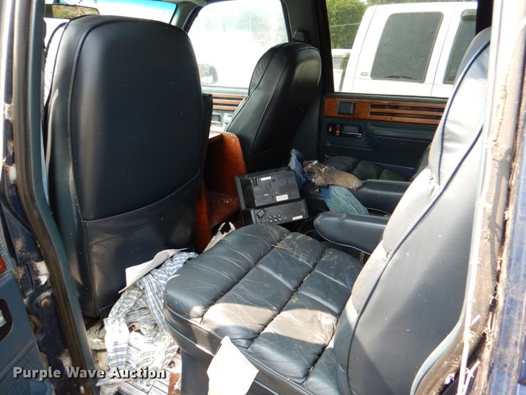 image for item DH2429 1994 Chevrolet Suburban K1500  SUV