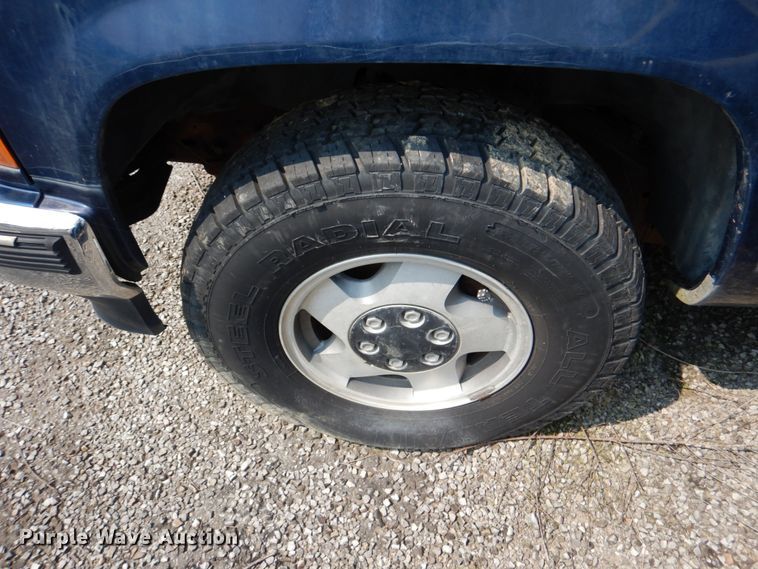 image for item DH2429 1994 Chevrolet Suburban K1500  SUV