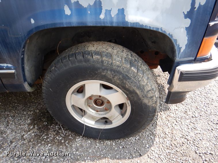 image for item DH2429 1994 Chevrolet Suburban K1500  SUV