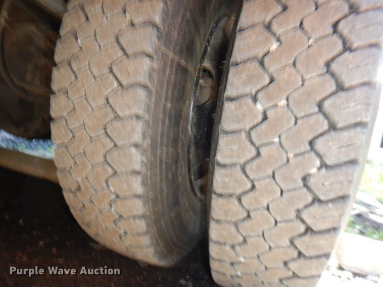 image for item DI6653 2002 Chevrolet Blue Bird  school bus