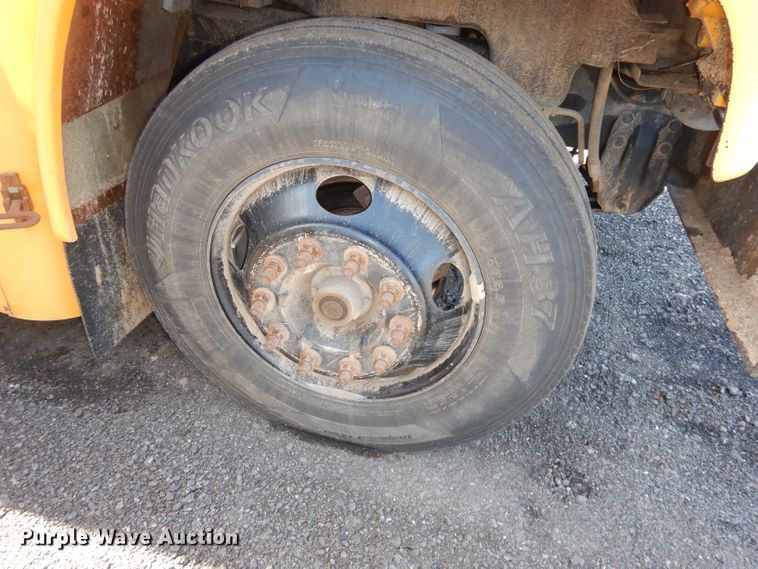 image for item DI6653 2002 Chevrolet Blue Bird  school bus