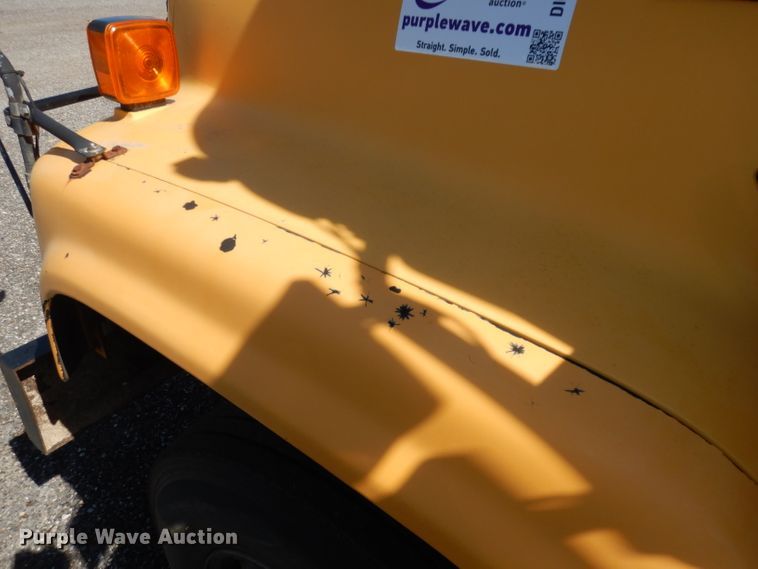 image for item DI6653 2002 Chevrolet Blue Bird  school bus