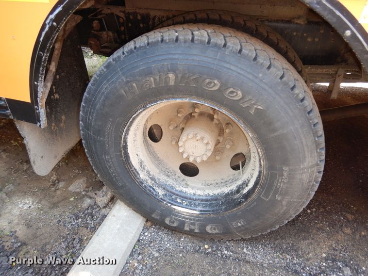 image for item DI6653 2002 Chevrolet Blue Bird  school bus