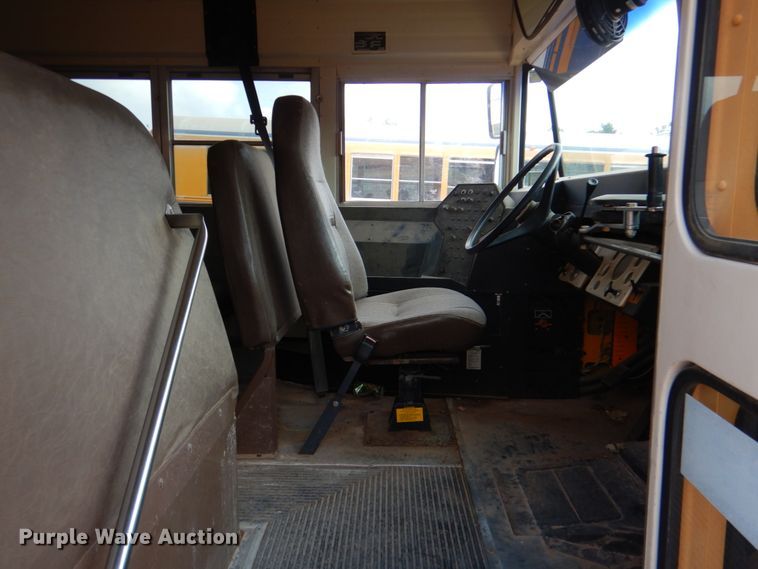 image for item DL0505 1997 Ford B800  school bus