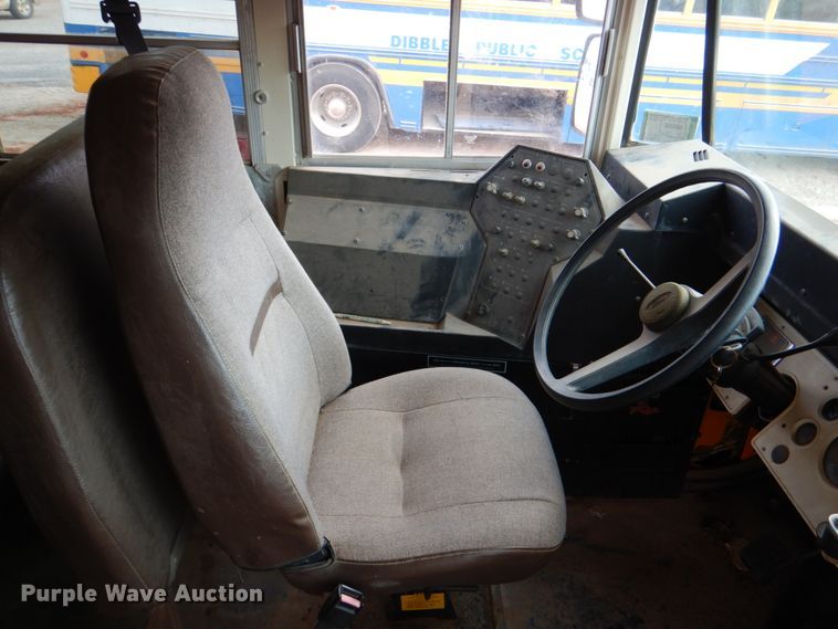 image for item DL0505 1997 Ford B800  school bus