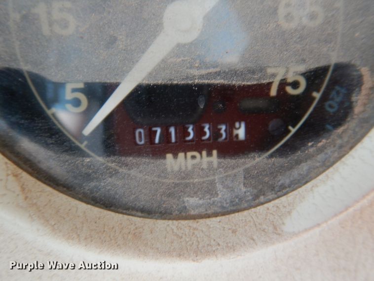 image for item DL0505 1997 Ford B800  school bus