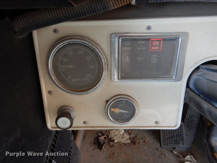 image for item DL0505 1997 Ford B800  school bus