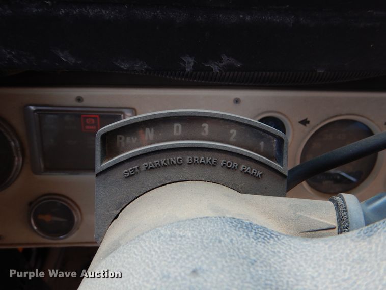 image for item DL0505 1997 Ford B800  school bus