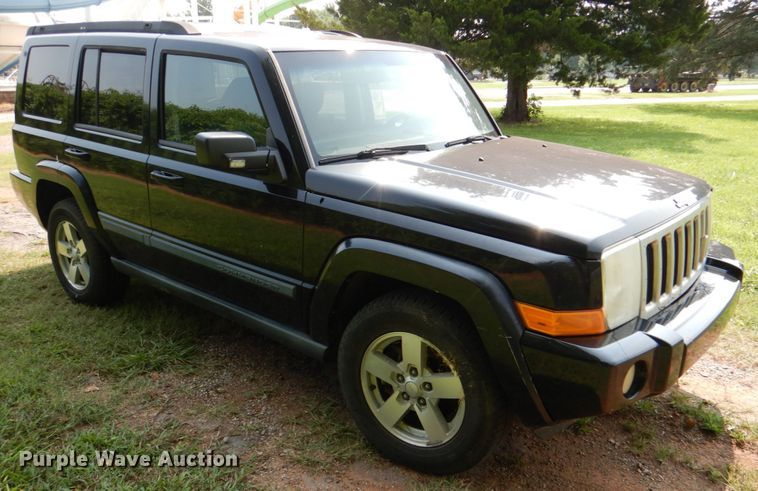 image for item DL0513 2008 Jeep Commander  SUV