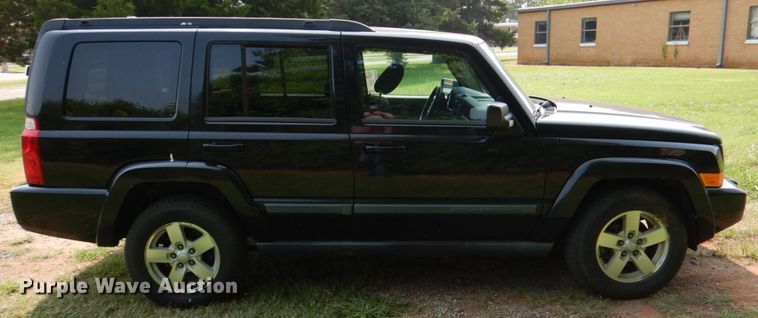 image for item DL0513 2008 Jeep Commander  SUV