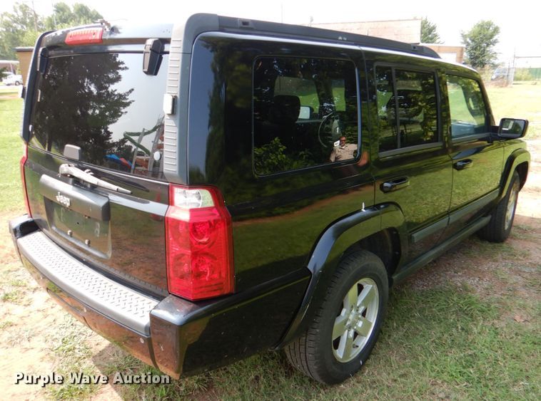 image for item DL0513 2008 Jeep Commander  SUV