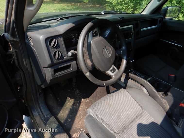 image for item DL0513 2008 Jeep Commander  SUV