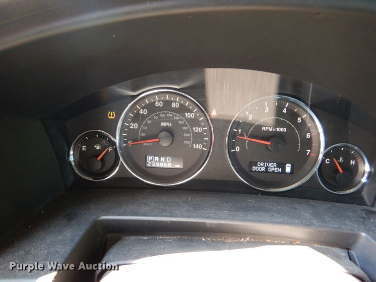 image for item DL0513 2008 Jeep Commander  SUV