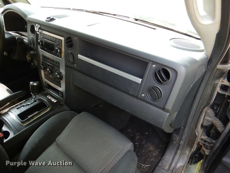 image for item DL0513 2008 Jeep Commander  SUV