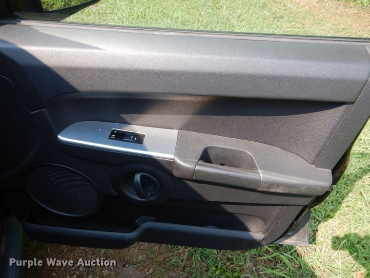 image for item DL0513 2008 Jeep Commander  SUV