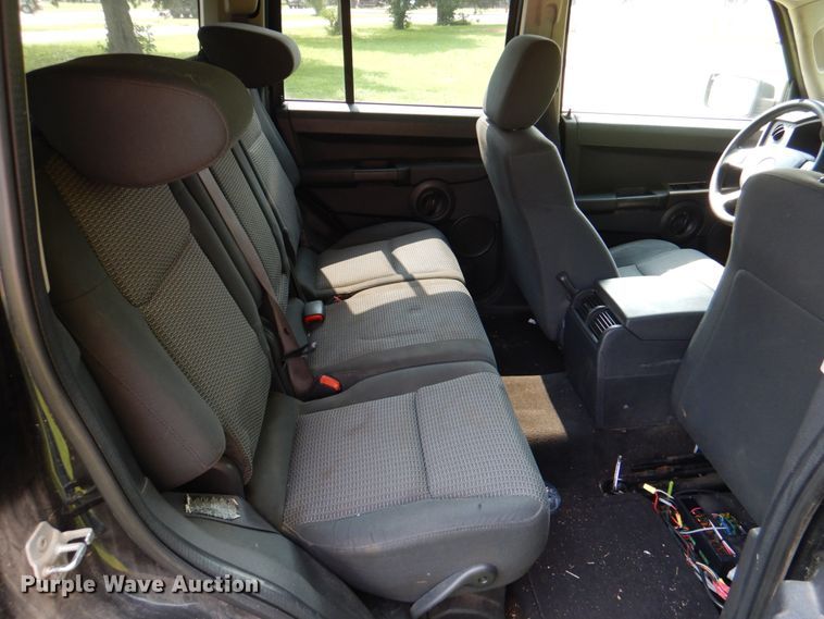 image for item DL0513 2008 Jeep Commander  SUV