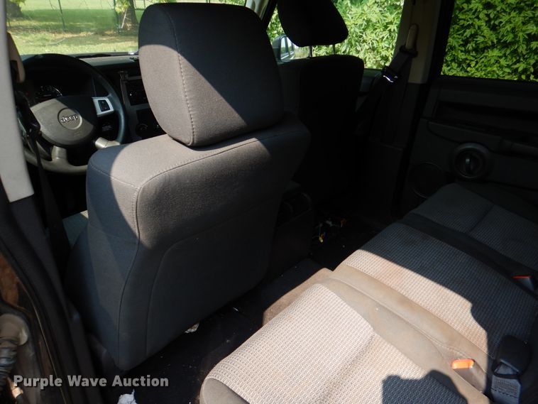 image for item DL0513 2008 Jeep Commander  SUV