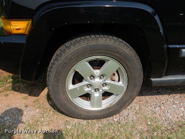 image for item DL0513 2008 Jeep Commander  SUV