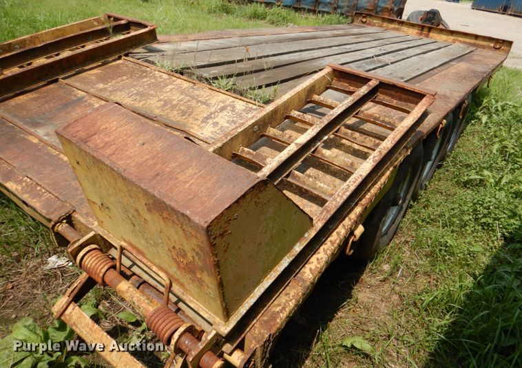 image for item DL0520 1987 Eager Beaver D9D0X  equipment trailer