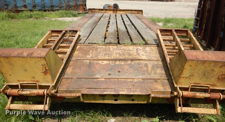 image for item DL0520 1987 Eager Beaver D9D0X  equipment trailer