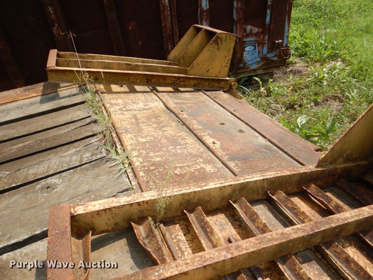 image for item DL0520 1987 Eager Beaver D9D0X  equipment trailer