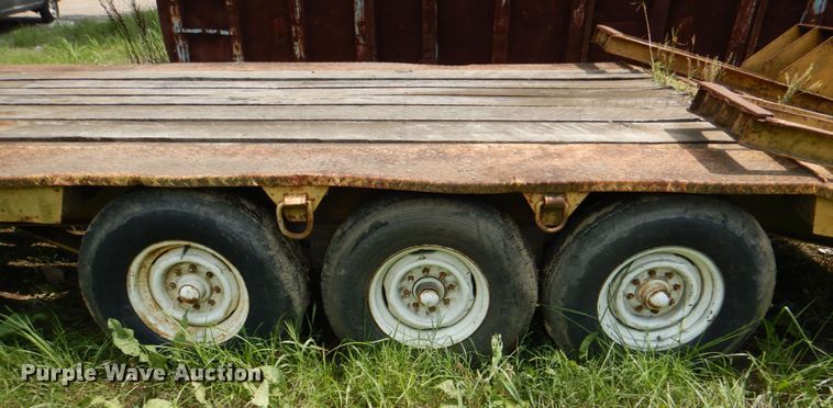 image for item DL0520 1987 Eager Beaver D9D0X  equipment trailer