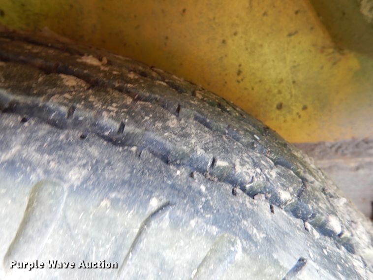 image for item DL0520 1987 Eager Beaver D9D0X  equipment trailer