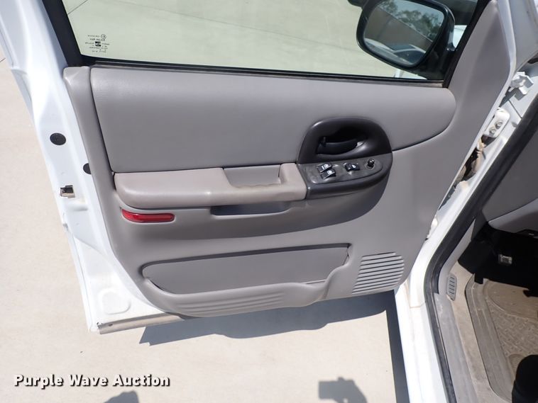 image for item DL7603 2004 Chevrolet Venture  van