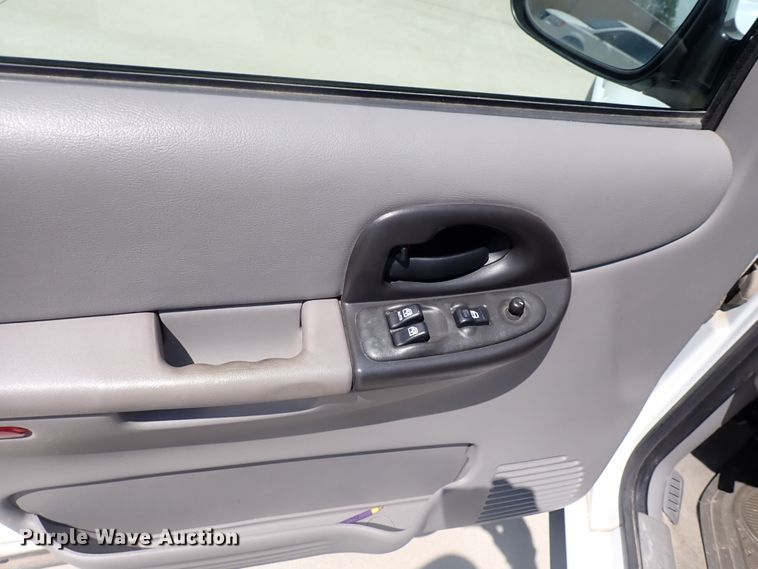 image for item DL7603 2004 Chevrolet Venture  van