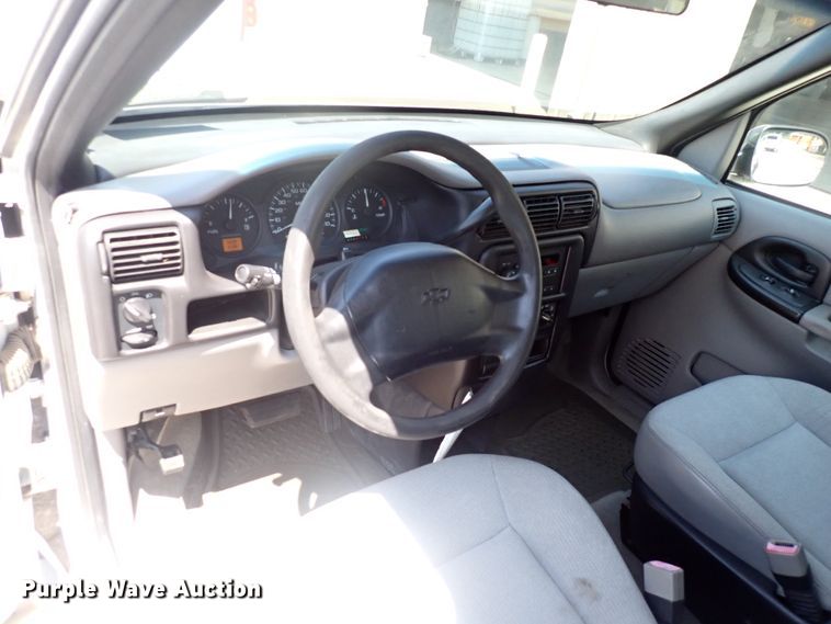 image for item DL7603 2004 Chevrolet Venture  van